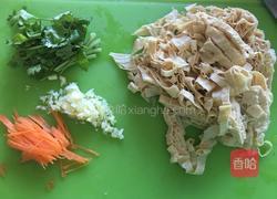 黄瓜拌豆腐皮的做法图解3