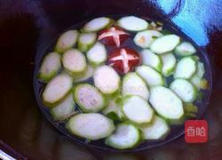 丝瓜紫菜香菇蛋汤的做法图解5