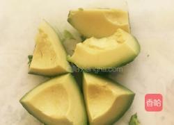 牛油果玉米面条的做法图解2