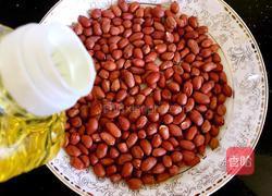 老醋花生米的做法图解1