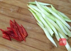 芦笋炒肉的做法图解1