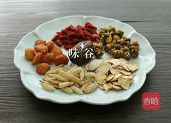 花旗参石斛排骨汤的做法图解1