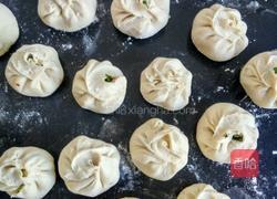猪肉韭菜包子的做法图解5