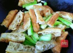 老油条炒丝瓜的做法图解6