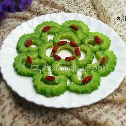 枸杞子葱油苦瓜的做法[图]