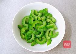 枸杞子葱油苦瓜的做法图解5