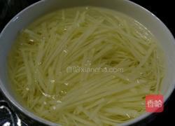 青红椒土豆丝的做法图解3