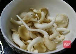 番茄小鸡菇（三鲜小鸡菇）的做法图解2