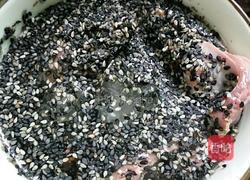 猪心炖芝麻的做法图解3