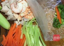 越式虾米春卷的做法图解2