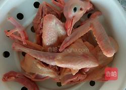 乳鸽汤的做法图解2