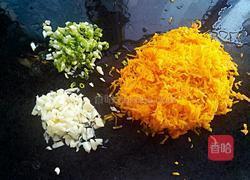 蒜香南瓜饼的做法图解2