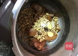 黄豆炖猪脚的做法图解6