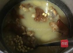 黄豆炖猪脚的做法图解9