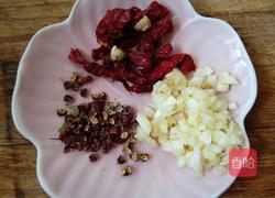 干煸包菜的做法图解1