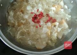 银耳雪梨糖水的做法图解7