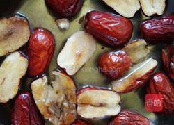 莲子红枣汤的做法图解3