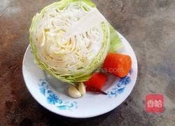 素炒包菜的做法图解1