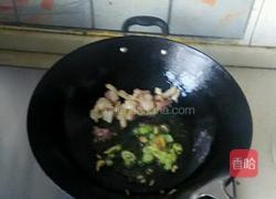 豆芽炒粉条的做法图解3