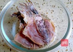 墨鱼猪肚排骨汤的做法图解1