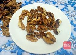 核桃仁的做法图解1