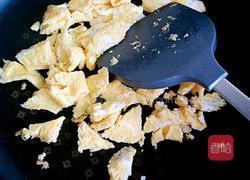 金针菇炒鸡蛋的做法图解7