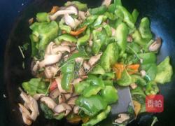 香菇抄彩椒的做法图解6