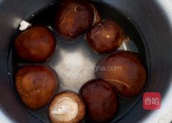 香菇抄彩椒的做法图解2