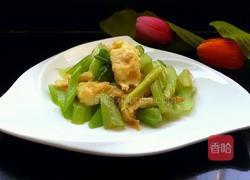 芹菜炒鸡蛋的做法图解8