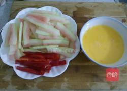 西瓜皮炒鸡蛋的做法图解2