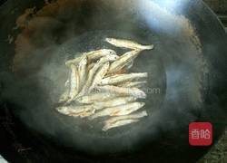 豆豉蒸鱼仔干的做法图解2