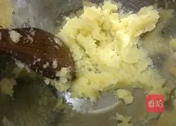 Illustration of how to make fried potato pancakes 7