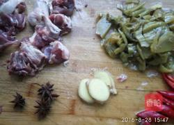 酸菜鸭子的做法图解2
