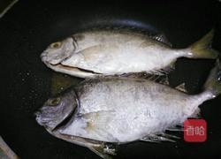 黄豆酱焖泥猛鱼的做法图解3