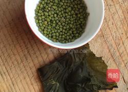 绿豆海带汤的做法图解1