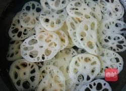 肉片炒藕的做法图解2
