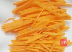 炝拌干豆腐丝的做法图解2