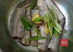 油炸带鱼的做法图解6
