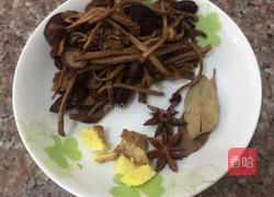 红烧肉炖蘑菇的做法图解2