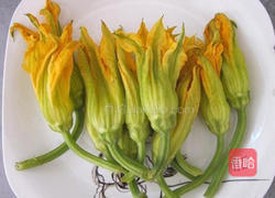 油炸南瓜花的做法图解1