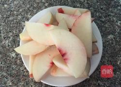 冰糖桃子的做法图解2