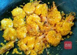 咸蛋黄焗虾的做法图解10