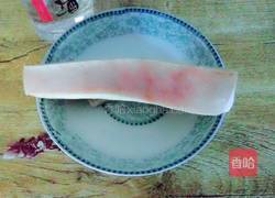 腊肉炒青椒的做法图解1