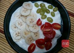 圣女果香蕉炒酸奶的做法图解4