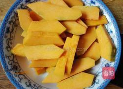 咸蛋黄南瓜的做法图解1