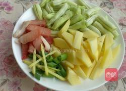土豆烧豆角的做法图解2