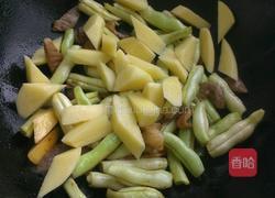 土豆烧豆角的做法图解5