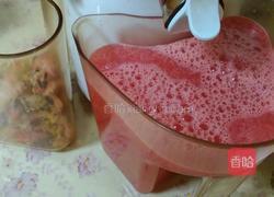 鲜榨西瓜雪梨汁的做法图解7