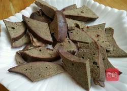 芹菜炒猪肝的做法图解1