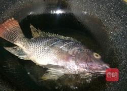 葱烧罗非鱼的做法图解4